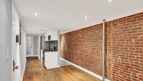 118 E 7th St in New York, NY - Building Photo - Building Photo