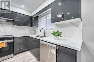 506 Normandy St in Oshawa, ON - Building Photo - Building Photo