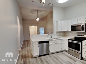 10600 Dark Star Dr in Indianapolis, IN - Foto de edificio - Building Photo