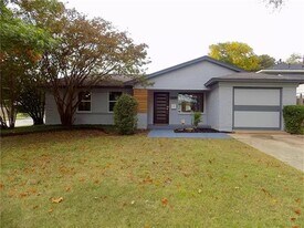 406 Dover Dr in Richardson, TX - Building Photo