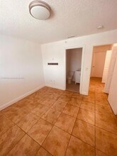 7785 W 30th Ct, Unit F210 in Hialeah, FL - Building Photo - Building Photo