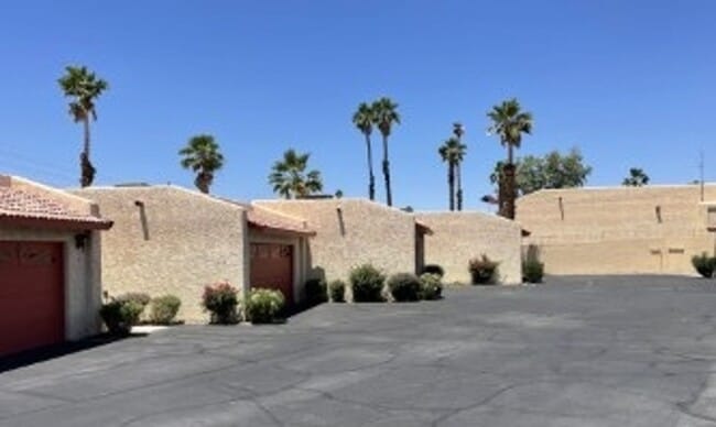 1705 Combat Dr in Lake Havasu City, AZ - Building Photo - Building Photo