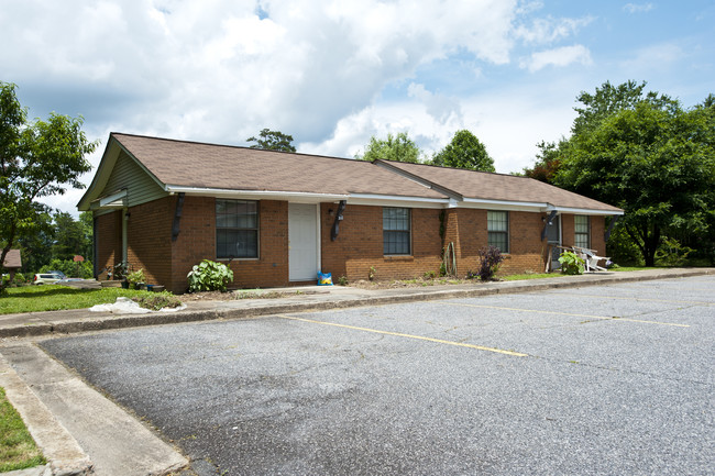 239 Highway 9 N in Dawsonville, GA - Foto de edificio - Building Photo