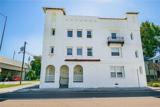 409 8th St N in St. Petersburg, FL - Building Photo - Primary Photo