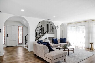 726 N Lucia Ave in Redondo Beach, CA - Building Photo - Building Photo