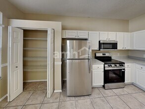 823 Springwood Cir in Bradenton, FL - Building Photo - Building Photo