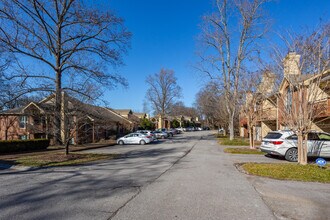Riverstone Condominiums in Nashville, TN - Foto de edificio - Building Photo