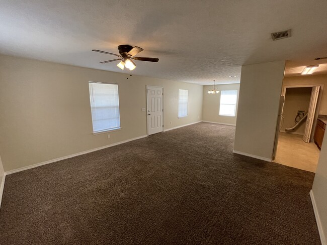 5315 Cartier Dr in Pensacola, FL - Building Photo - Building Photo