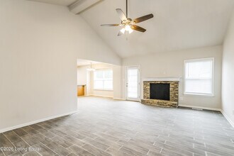 5011 Cronin Dr in Louisville, KY - Building Photo - Building Photo