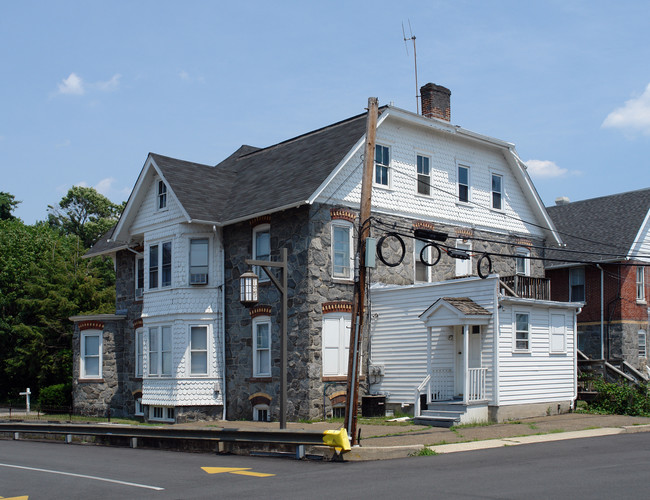 17 Newton Ave in Woodbury, NJ - Foto de edificio - Building Photo