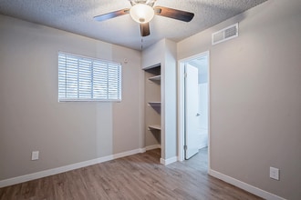 Sunrise on 35th in Phoenix, AZ - Foto de edificio - Building Photo