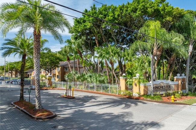 Winchester Gardens in Homestead, FL - Foto de edificio - Building Photo