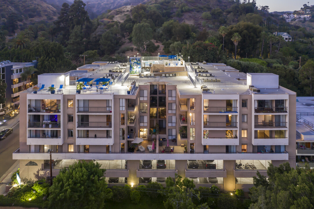 The Pinnacle in Los Angeles, CA - Foto de edificio