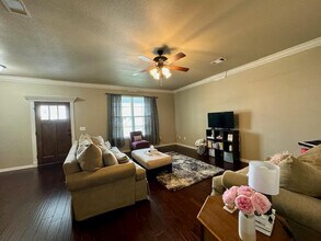 592 N Longfellow Ln in Fayetteville, AR - Building Photo - Building Photo