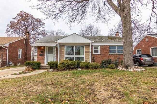 2000 Woodside St in Dearborn, MI - Building Photo - Building Photo