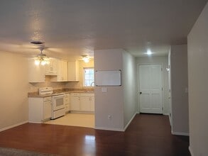 1119 NW C St in Grants Pass, OR - Building Photo - Building Photo