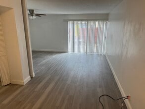 2763 Woodgate Ln in Sarasota, FL - Building Photo - Building Photo