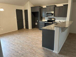 720 Hillshire Ave in Wolfforth, TX - Building Photo - Building Photo