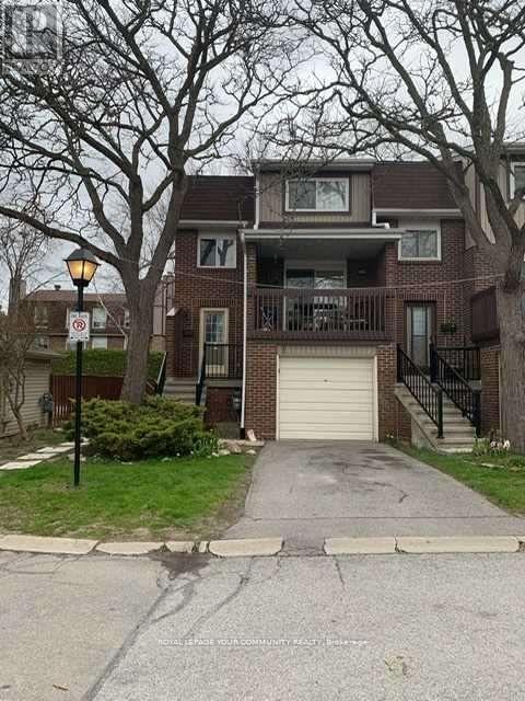 1 Kindale Way in Markham, ON - Building Photo