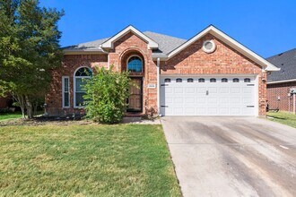 2605 Wandering Oak Dr in Corinth, TX - Building Photo - Building Photo