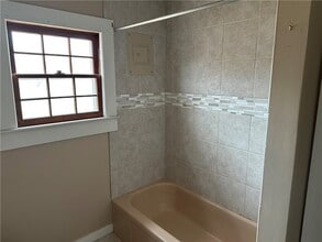 203 Mill St in Jasper, AR - Foto de edificio - Building Photo