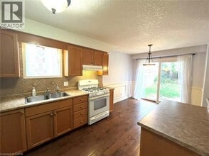 106 Mountain Mint Crescent in Kitchener, ON - Building Photo - Building Photo