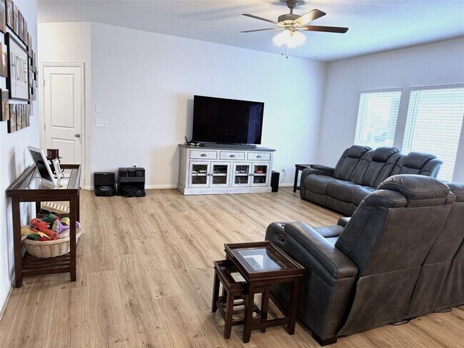 553 Warlander Way in Georgetown, TX - Building Photo - Building Photo