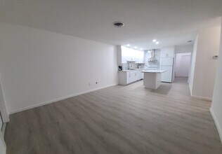 3031 NE Savannah Rd in Jensen Beach, FL - Building Photo - Building Photo