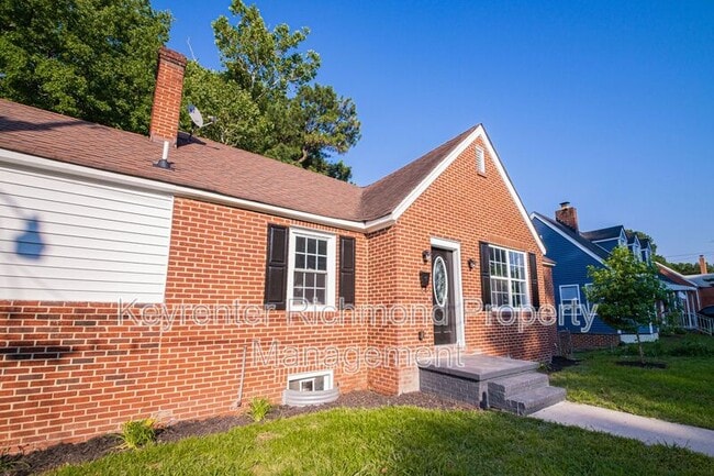 1001 Colonial Ave in Colonial Heights, VA - Building Photo - Building Photo