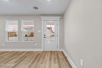 1527 2nd St in Gulfport, MS - Foto de edificio - Building Photo