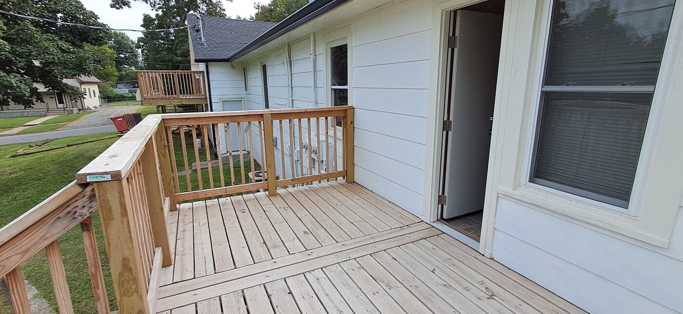 105 S 12th St in Savannah, MO - Building Photo