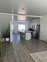 1112 E Hatch Row in Saratoga Springs, UT - Building Photo - Building Photo