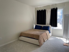 2 Stratton Dr in Woburn, MA - Foto de edificio - Building Photo