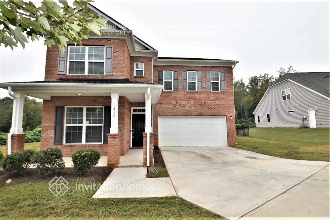 212 Sassafras Rd in Mooresville, NC - Building Photo