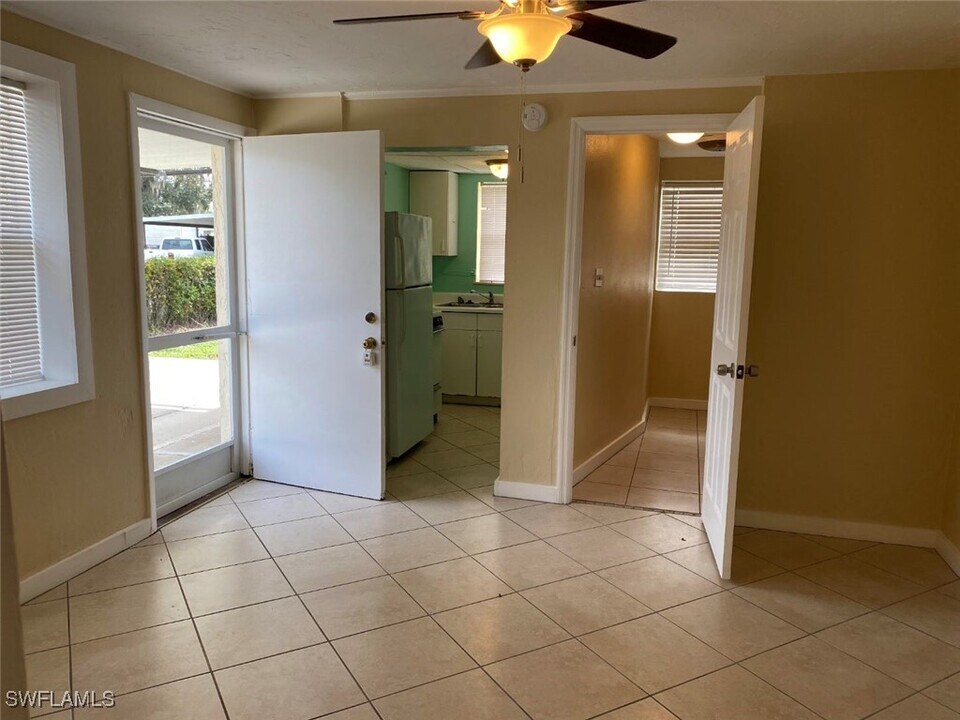 27558 Oregon St in Bonita Springs, FL - Building Photo