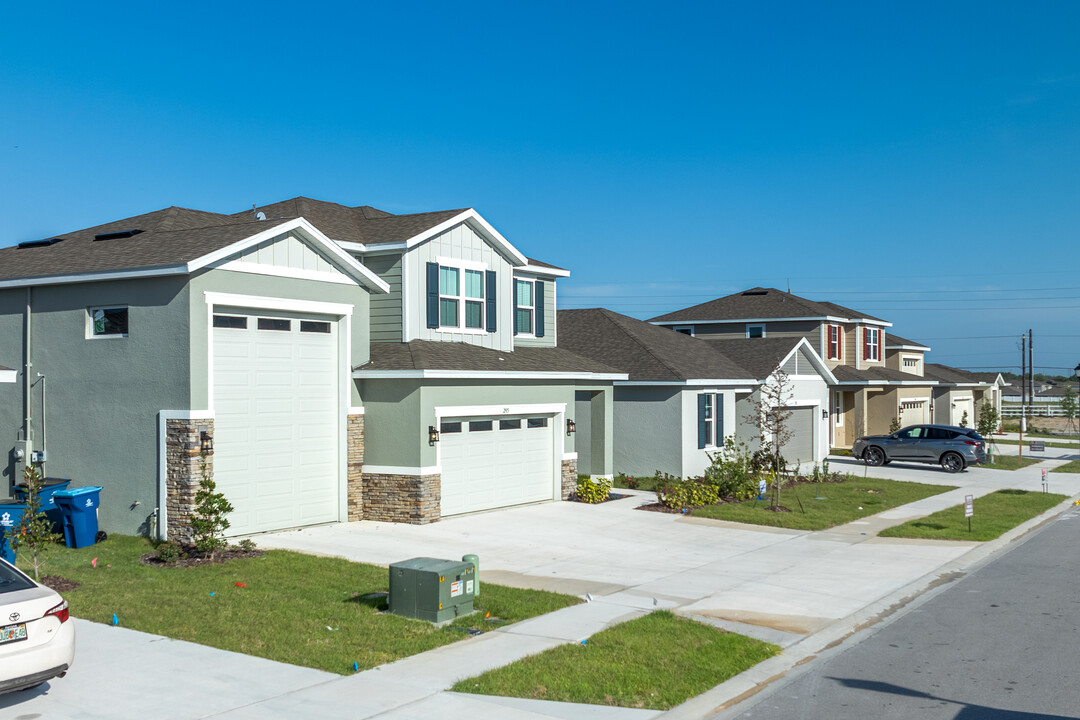 Seasons at Sutton Preserve in Wahneta, FL - Building Photo