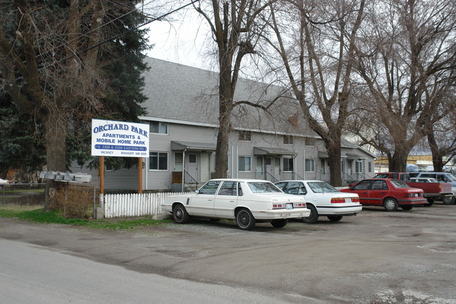 2306-2324 N Eastern Rd in Spokane, WA - Foto de edificio - Building Photo