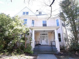 212 N 7th St in Stroudsburg, PA - Building Photo