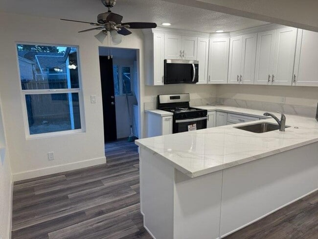 property at 401 W 41st St