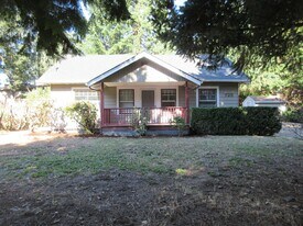725 Ratcliff Dr SE in Salem, OR - Building Photo