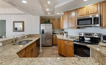 2743 1st St, Unit 1604 in Ft. Myers, FL - Building Photo - Building Photo