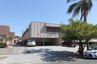 1060 S Norton Ave in Los Angeles, CA - Building Photo - Building Photo