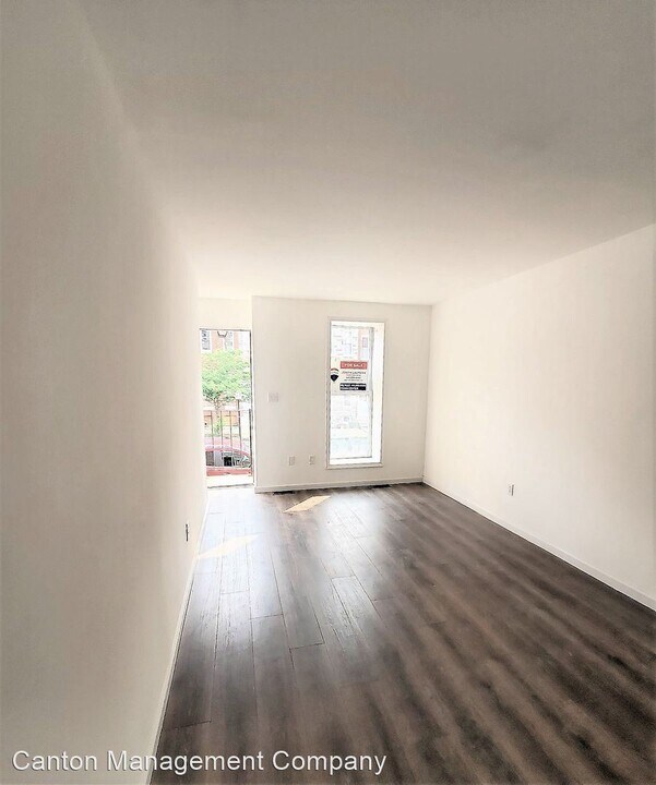 2120 Division St Photo