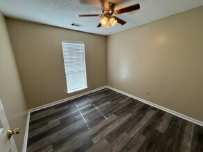 5616 Autumn Valley Dr in Memphis, TN - Building Photo - Building Photo