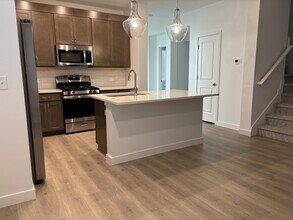 10078 Loblobby Ln in Highland, UT - Building Photo - Building Photo