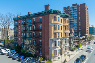 Brentford Hall in Cambridge, MA - Building Photo - Building Photo