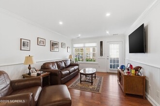 327 Sequoia Ct in Howell, NJ - Building Photo - Building Photo