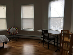 1000 Memorial Dr, Unit 2 in Cambridge, MA - Building Photo - Building Photo