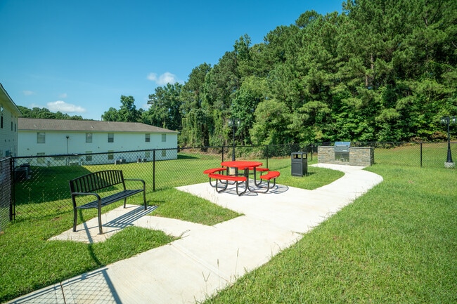 Sun Valley Apartments in Tuscaloosa, AL - Building Photo - Building Photo