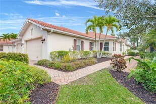 13430 Kent St in Naples, FL - Building Photo